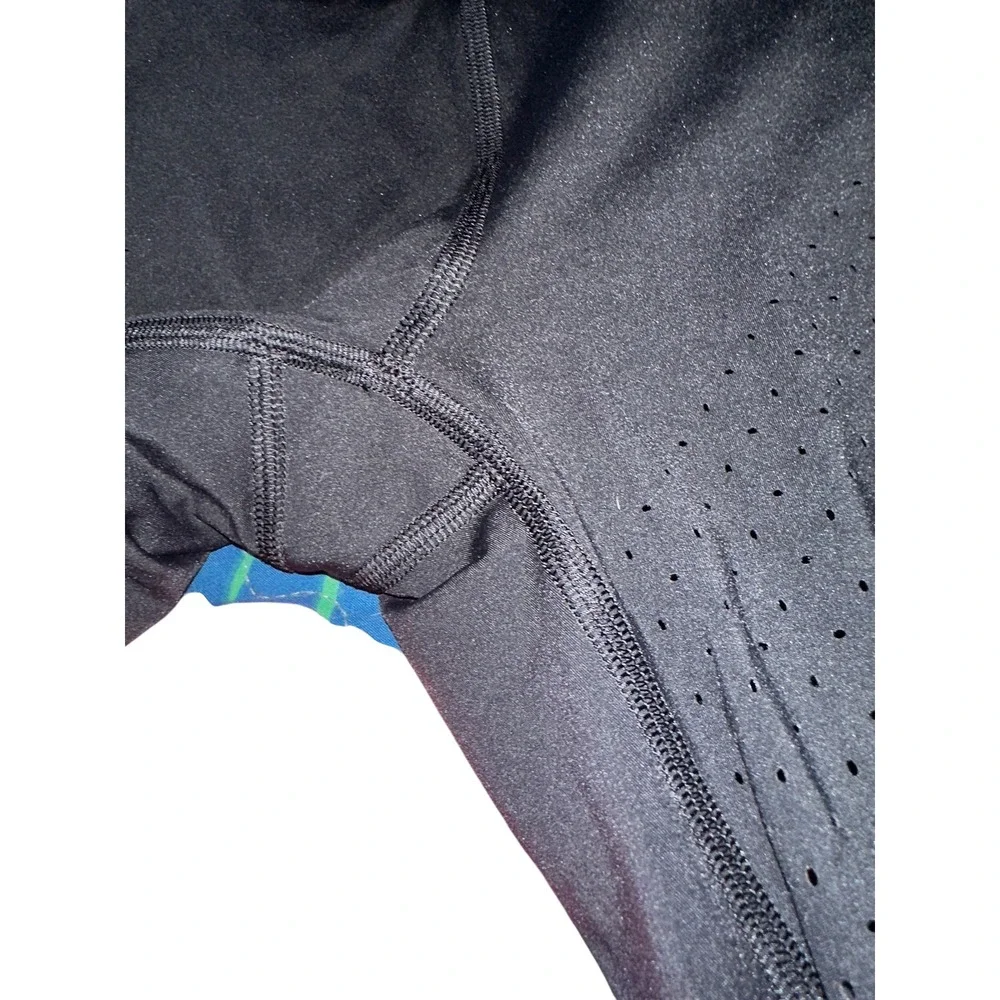 Lululemon Black Workout Leggings‎ Size 4 Activewear Athleisure Perforated